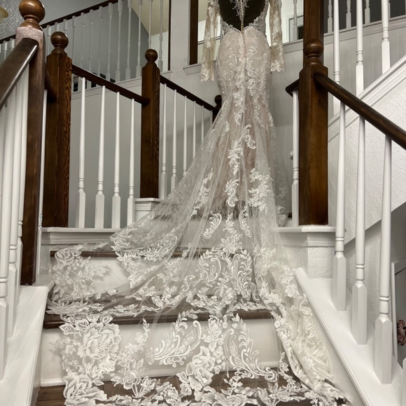 Designer Wedding Dress - Picture 1 of 6